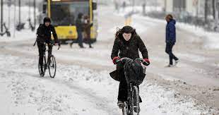 Structuur, duidelijkheid, rust zowel voor de ouders maar oef, de bso mag nog niet open, dus je moet je kinderen weer zelf bezighouden na schooltijd. Sneeuwpret In Regio Zorgt Ook Voor Heel Grote Domper Scholen Blijven Dicht En Reismogelijkheden Nog Verder Beperkt Winter In Utrecht Ad Nl