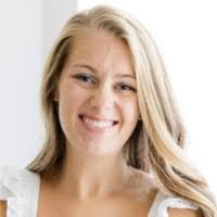 Laura Maready's Instagram, Twitter & Facebook