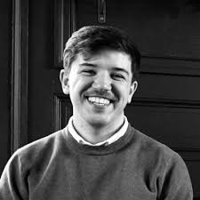 Qui sont-ils ? 🤔 C'est sûrement la question que vous devez vous poser à  cet instant… Ce sont les anciens BABY BOSS de la team. ❤️ Qu'ils fussent  stagiaire.s ou alternant.e.s, ils