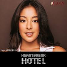 Melody Foster's Instagram, Twitter & Facebook