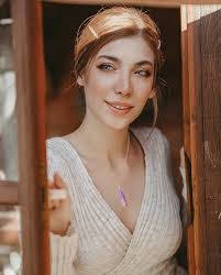 Juliette Talley's Instagram, Twitter & Facebook