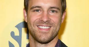 Sean Kleier Plays Mikal On 'Happyish' & Dishes On Working With A "Dream"  Cast