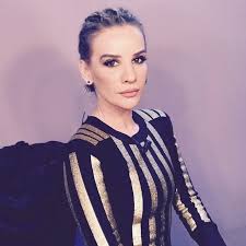 Gönül dağı dizisinde dilek karakterini canlandıran gülsim ali i̇lhan kimdir nereli? Gonul Dagi Nin Dilek I Gulsim Ali Ilhan Herkesi Sasirtti Meger