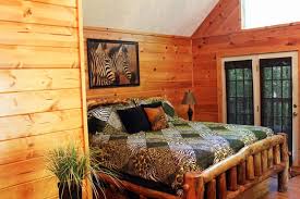 El cabin fever se encuentra en gatlinburg y ofrece bañera de hidromasaje. Jungle Fever Pigeon Forge Gatlinburg Vacation Cabin Rental Updated 2021 Tripadvisor Pigeon Forge Vacation Rental
