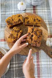 In another bowl, whisk together eggs, pumpkin puree, yogurt, brown sugar and vanilla until fully combined. The Best Chocolate Chip Pumpkin Bread Freutcake