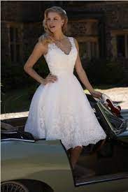 Discountlace Short Puffy Wedding Dresses Vintage V Neck A Line Knee Length Backless Ruched Sleeveless Cute White Custom Made Wedding Gowns 2015 From Jewel Love Knee Length Wedding Dress Short Bride Dresses