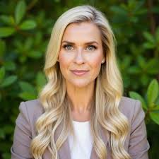 It was a great first week at Cetera Financial Group getting to know the  team and learning about the many functions that make up Cetera!