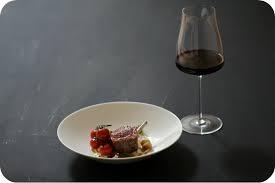 Rosa Gebratenes Lammkarree Lammkoteletts Mit Kostlichem Puree Aus Weissen Bohnen Und Confierten Tomaten Lammkarree Confierte Tomaten Lammkotelett