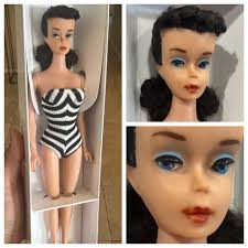 Taller girl with dark curly hair at 7brew today