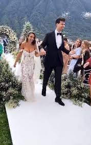 La cantante ha scelto una location pazzesca una villa. Elettra Lamborghini Si E Sposata Le Prime Immagini