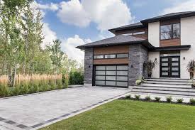 Devanture De Maison Qui A Remporte Le 1er Prix Dans La Categorie Beton De L Appq House Styles Outdoor Decor House