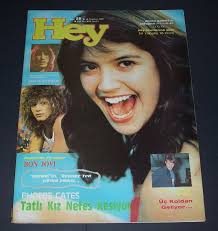 PHOEBE CATES-KISS Cvr MEL & KIM-JEAN MICHEL JARRE-PINK FLOYD-JOHNNY LOGAN  34032