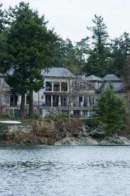The duke and duchess of sussex have been living in a new home on vancouver island since late 2019, on the saanich inlet of north saanich, british columbia, canada. Meghan Markle Prince Harry S New Canadian Home Is Massive Meghan Markle Prince Harry Prince Harry Markle Prince Harry