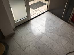 Es gibt spezielle reiniger für steinböden, auch für marmor. Marmorboden Schleifen Polieren Kristallisieren Und Pflegen Steinrein