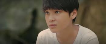 Sen Mưa Đỏ hoá giang hồ trong Cách Em 1 Milimet: Y hệt bản nhí, bị nghi là  cảnh sát ngầm vì mặt búng ra chữ liêm