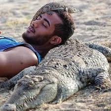 مسلسل عندما التقينا الحلقة 25 الخامسة والعشرون مدبلج hd. Ù…Ø­Ù…Ø¯ Ø±Ù…Ø¶Ø§Ù† ÙŠØ¶Ø¹ Ø±Ø£Ø³Ù‡ Ø¹Ù„Ù‰ Ø¸Ù‡Ø± ØªÙ…Ø³Ø§Ø­ Ù…Ù† ÙƒÙˆØ§Ù„ÙŠØ³ Ù…Ø³Ù„Ø³Ù„ Ù…ÙˆØ³Ù‰ ØµÙˆØ±Ø© Ù…Ø³Ø§Ø± Ù†ÙŠÙˆØ²