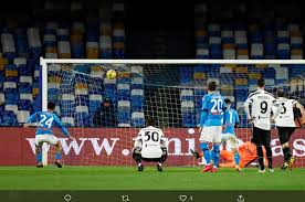 Napoli forward lorenzo insigne has debunked the rumors linking him to a possible splash transfer move to lazio. Babak I Liga Italia Insigne Cetak Gol Ke 100 Juventus Tertinggal 0 1 Dari Napoli Bolasport Com