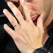 Jensen Freckles On His Hand Guh Jensen Ackles Supernatural Fangirl Jensen Ackles Hot