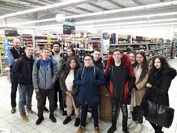 Vous trouverez ici tous les magasins de carrefour market à montpellier. Deux Classes De 1ere Com Visitent Carrefour Market Lycee Ernest Ferroul Lezignan Corbieres