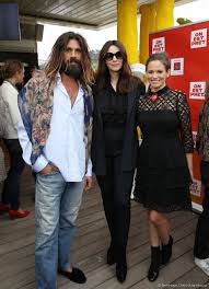Un final qui pose de nombreuses questions… la réaction de lola dewaere, qui interprète la. Exclusif Monica Bellucci Avec Son Compagnon Nicolas Lefebvre Et Lucie Lucas Rendez Vous Avec Le Collectif On Est Pret Organise Par La Journee By The Land Su Purepeople