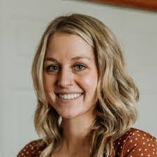 Lacey Gannon's Instagram, Twitter & Facebook