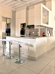 Avant cappuccino kitchen | gloss kitchen cabinets, high. Sabelo R Mkhabela On Twitter Recently Finished This Cappuccino High Gloss Kitchen With Touch Open Doors And Beautiful Brown Marble Top In Pretoria North We Added Extra Shelving And Glass Display Cabinet Supported