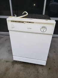 It is a stainless dishwasher and is designed to be installed underneath the countertop. White Ge Dishwasher Classifieds For Jobs Rentals Cars Furniture And Free Stuff