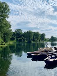 Besuchen sie uns in frankfurt , münchen und wiesbaden! Tretbootfahren In Und Um Munchen Munichmag