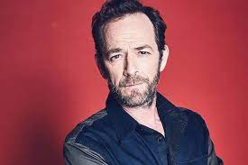 Perry was hospitalized after suffering a stroke on feb. F5 Celebridades Morre Aos 52 Anos Luke Perry Ator De Riverdale E Barrados No Baile 04 03 2019