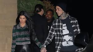 There really is a spark between travis barker and kourtney kardashian, and a nsfw candle from gwyneth paltrow's nsfw present captures it all — and then some. Werden Kourtney Kardashian Und Travis Barker Bald Heiraten Promiflash De