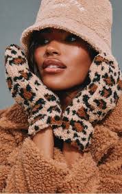 Madeleine Mccracken's Instagram, Twitter & Facebook