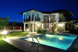 Kleiner uriger pool hinter dem haus in rechteckiger form mit poolhaus in houston. Haus Mit Pool In Geschlossener Wohnanlage Bei Sonnenstrand