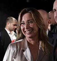 הפינה עברה לאחר מכן להיות משודרת במסגרת התוכנית המגזין בהנחיית אושרת קוטלר ושודרה במשבצת זאת עד לסוף פברואר 2015. ××•×©×¨×ª ×§×•×˜×œ×¨ ×•×™×§×™×¦×™×˜×•×˜