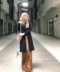 Model Baju Gamis Batik Kombinasi Kain Polos Modern Kutubaru Panjang Hitam Coklat Informasi Tips Dan Foto Model Pakaian Gaya Model Pakaian Model Pakaian Hijab