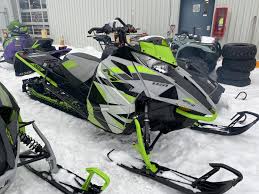 Ascender platform with narrower body panels for improved sidehilling capability. Pre Owned 2018 Arctic Cat M8000 162 In Jonquiere Saguenay Marine