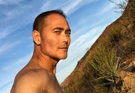 Hairul azreen shared a memory. Showbiz Hollywood Actor Gives Hairul Azreen Double High Five