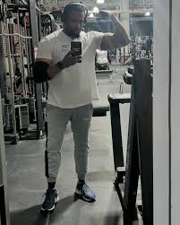 EVERYONE SWYD and help me wish my sister @godssongbird a very super happy  birthday!!! It's your day sis!!! I love you!!!