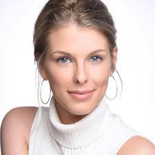 Emily Luther's Instagram, Twitter & Facebook