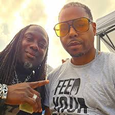 Had the opportunity to speak with Robert Prather @airpanther777 @pvamu  #alumni when he dropped by 91.3 #KPVU. He's the founder & CEO of Cymphoni  Solutions. He built a full scale @boeing 777