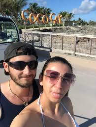 Hello everyone, we are new to the page, young couple looking for friends in  Cape Coral