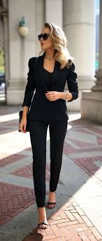 20 Business Stylish Looks On A Budget Businessattiresummer Click To Find Inspiration In These Chic Work Outfit Classy Business Outfits Business Outfits Women