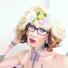 Elle Taylor (@Goddesselletaylor) • Facebook