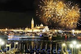 La priorità nelle prenotazioni verrà data ai residenti, così come era stato studiato nel 2020, e una quota di posti sarà riservata agli esercenti e altre categorie. Redentore 2021 Venezia Festa Fuochi Eventi Programma