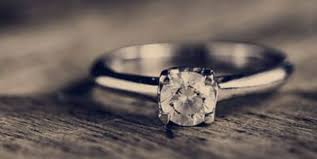 Il n'est pas rare de devoir se séparer de bijoux que l'on ne porte plus car ils sont cassés, passés de mode ou simplement plus à notre goût. Ou Comment Faire Estimer Ses Bijoux Valuae Com