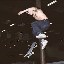 Find 24 images that you can add to blogs, websites, or as desktop and phone wallpapers. Skater Aesthetic Pictures
