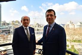 Kadir topbaş 1945 yılında artvin'in yusufeli ilçesine bağlı altıparmak köyünde doğdu. Wznk1cgesuhwmm