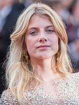 Isabelle Morin's Instagram, Twitter & Facebook