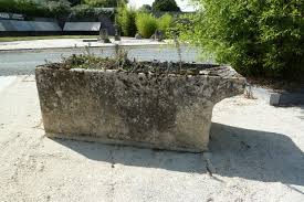 Lavoir En Pierre Ancien Lavoir En Pierre Bca Materiaux Anciens Materiaux Anciens Jardin Exterieur Lavoir
