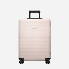 1 item of hand baggage, max. Airlines Standard Check In Luggage Sizes Horizn Studios