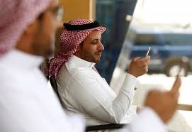 يتلقف مشاهير شبكات التواصل الاجتماعي كل المنتجات للإعلان عنها، خاصة ممن يسمون أنفسهن «فاشينستات». Ø§Ù„Ø³Ø¹ÙˆØ¯ÙŠØ© ØªÙ†Ø¸Ù… Ø¹Ù…Ù„ Ø§Ù„Ù…Ø´Ø§Ù‡ÙŠØ± Ø¹Ù„Ù‰ Ù…ÙˆØ§Ù‚Ø¹ Ø§Ù„ØªÙˆØ§ØµÙ„ Ø§Ù„Ø§Ø¬ØªÙ…Ø§Ø¹ÙŠ ØµØ­ÙŠÙØ© Ø§Ù„Ø¹Ø±Ø¨